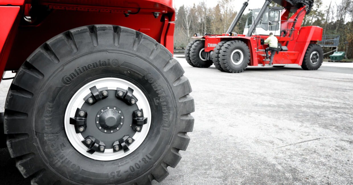 Extending the reach of Kalmar machines