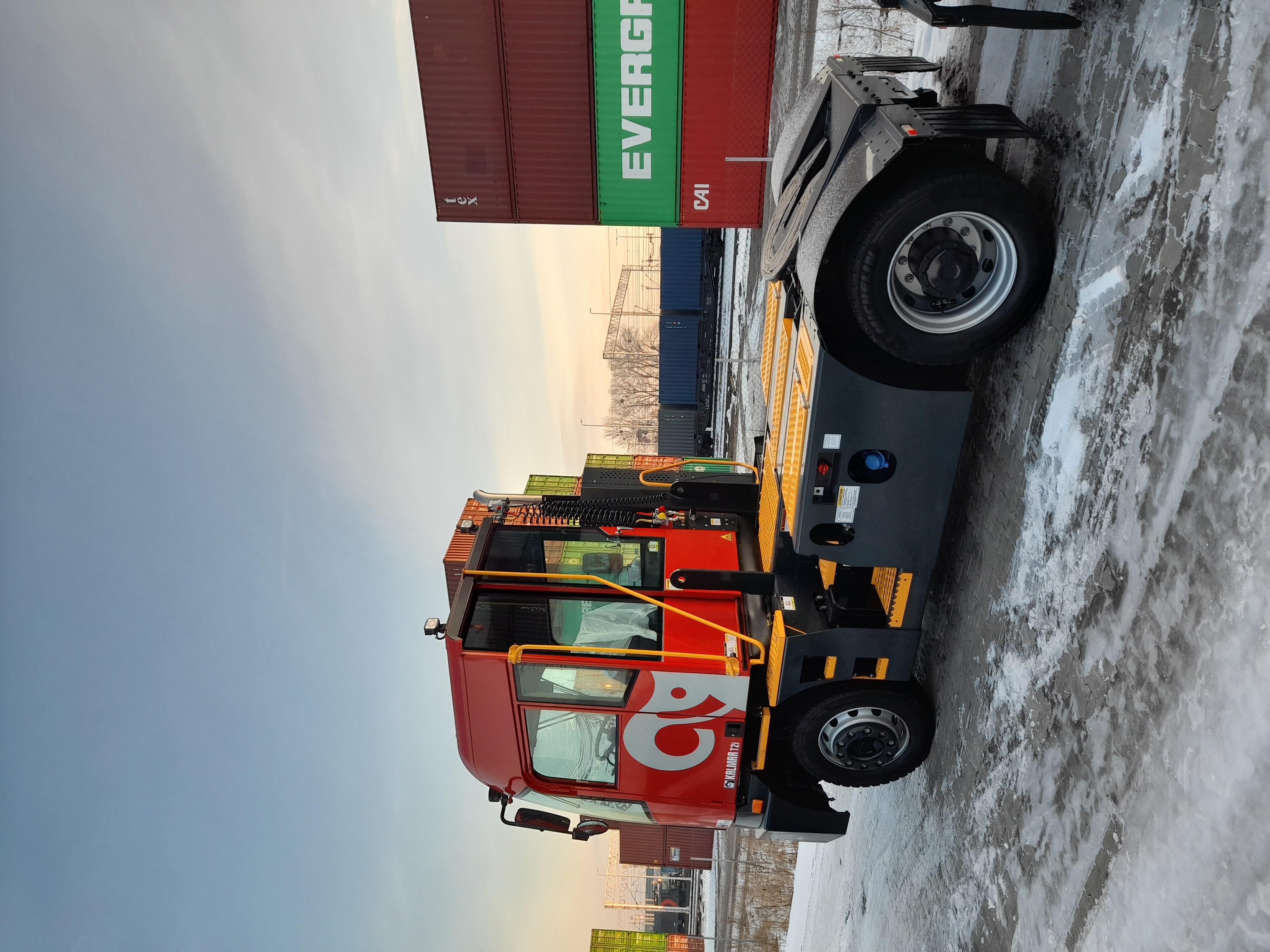 Kalmar T2i Terminal Tractors 