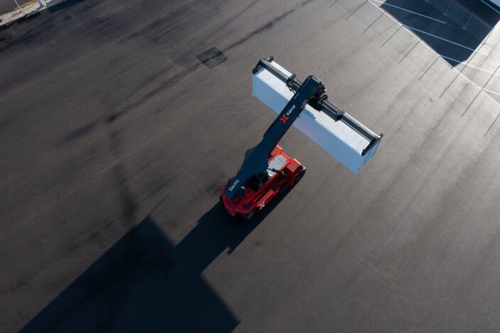 Kalmar Electric Reachstacker