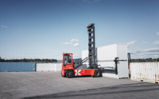 Pioneering work in the field of electric empty container handler